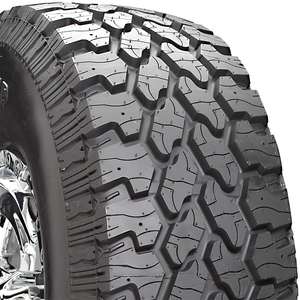 Pro Comp Xtreme A/T LT305 /65 R17 121Q E2 BSW | Discount Tire